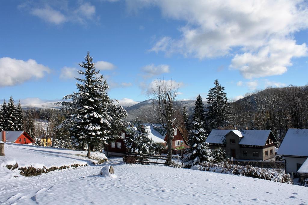Rodinny Hotel Kaiser Desná Esterno foto