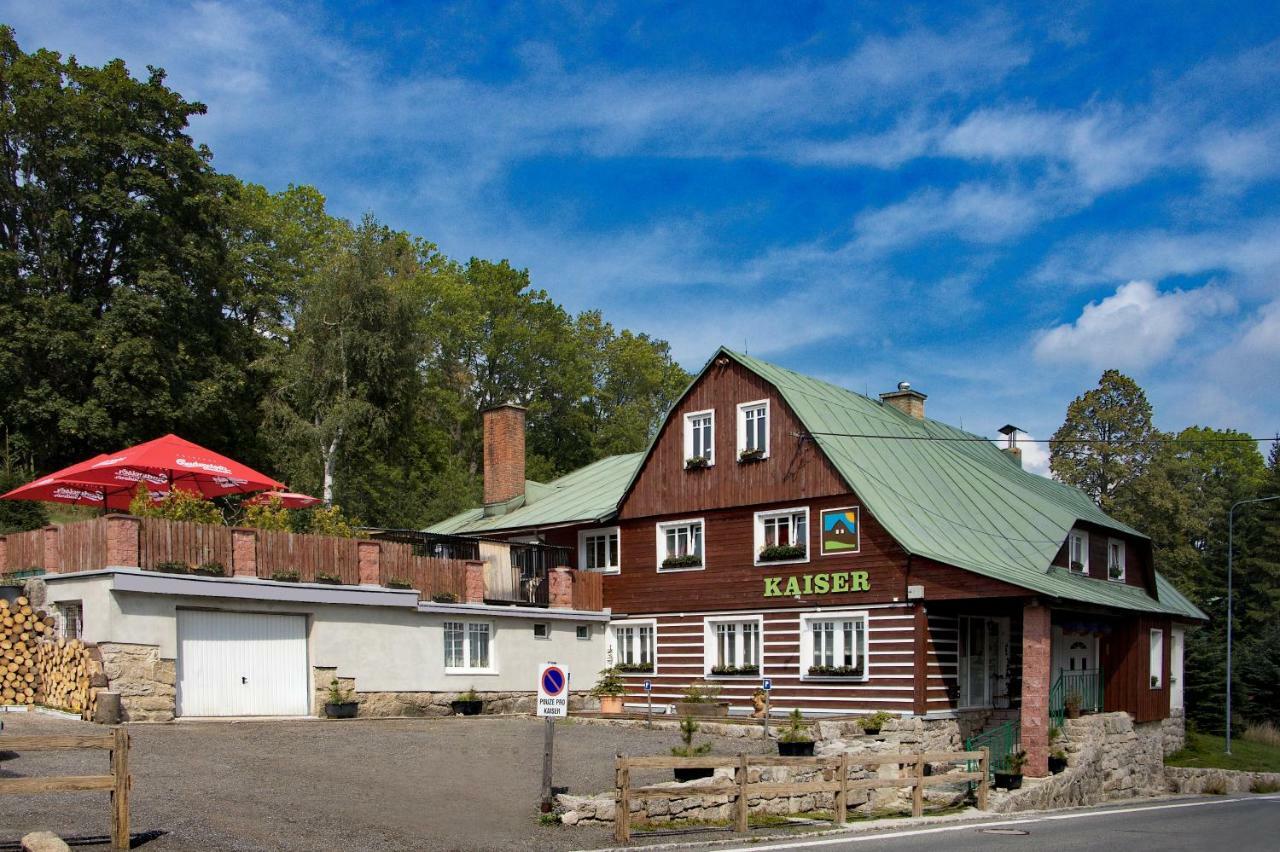 Rodinny Hotel Kaiser Desná Esterno foto