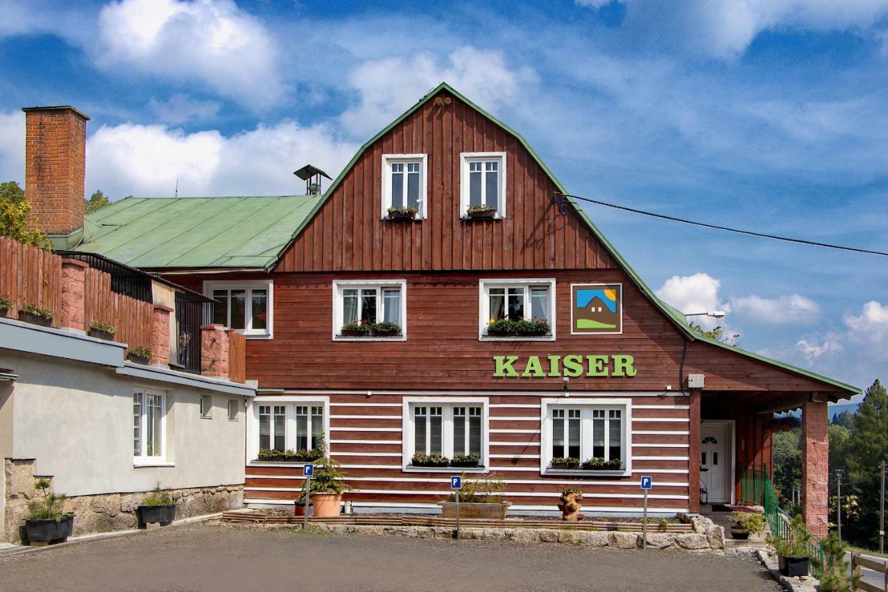 Rodinny Hotel Kaiser Desná Esterno foto