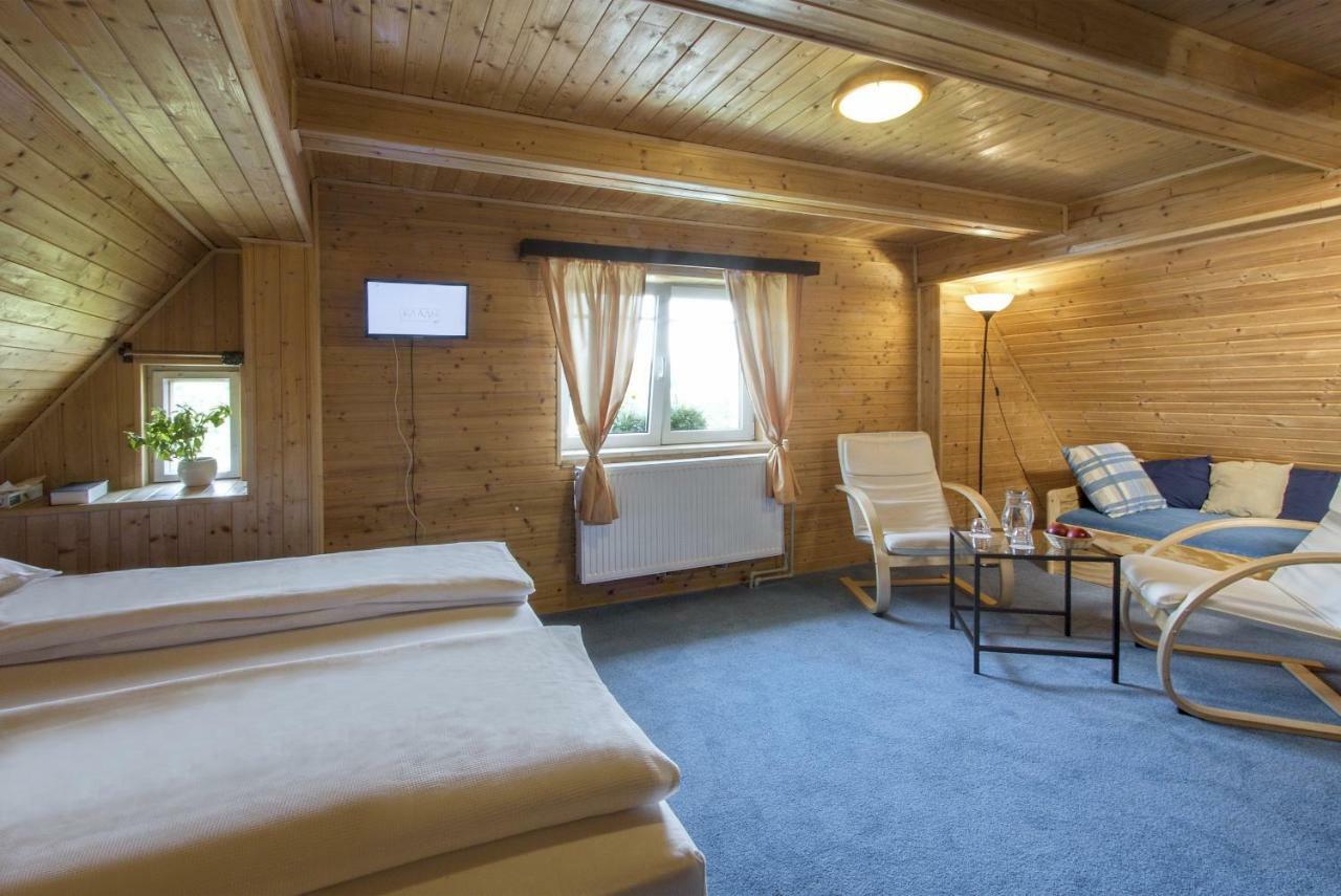 Rodinny Hotel Kaiser Desná Esterno foto