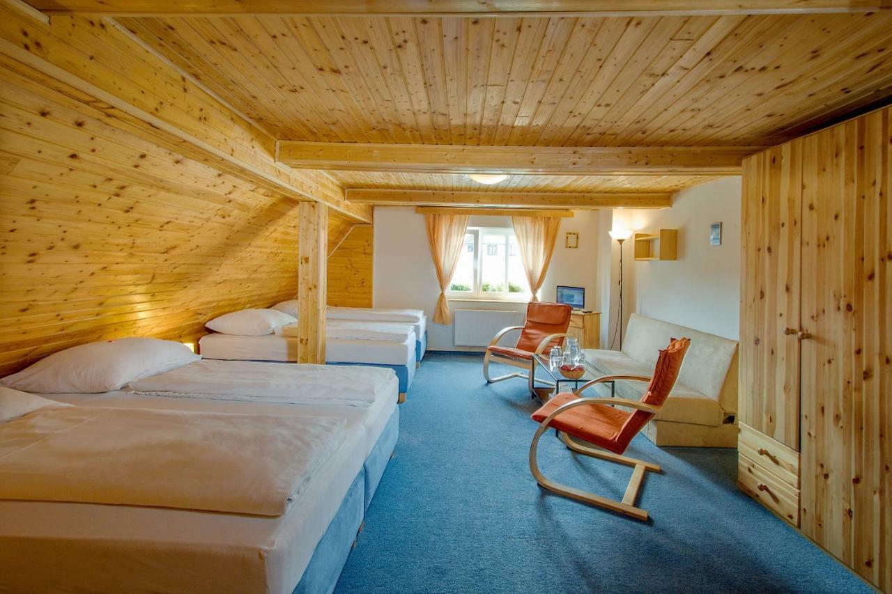 Rodinny Hotel Kaiser Desná Esterno foto